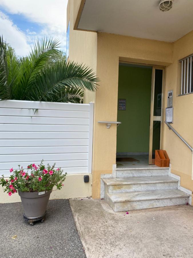Fréjus Chez Virginie : Appartement Lumineux Au Calme. מראה חיצוני תמונה